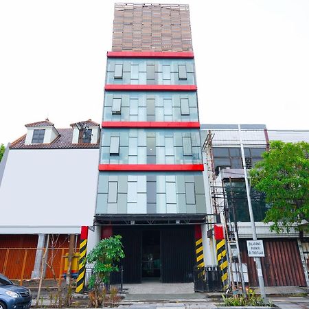 Super Oyo Flagship 3688 Pot Art Hotel Surabaya Bagian luar foto