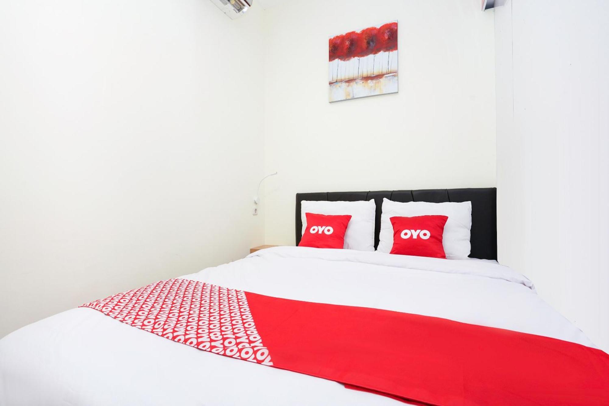 Super Oyo Flagship 3688 Pot Art Hotel Surabaya Bagian luar foto