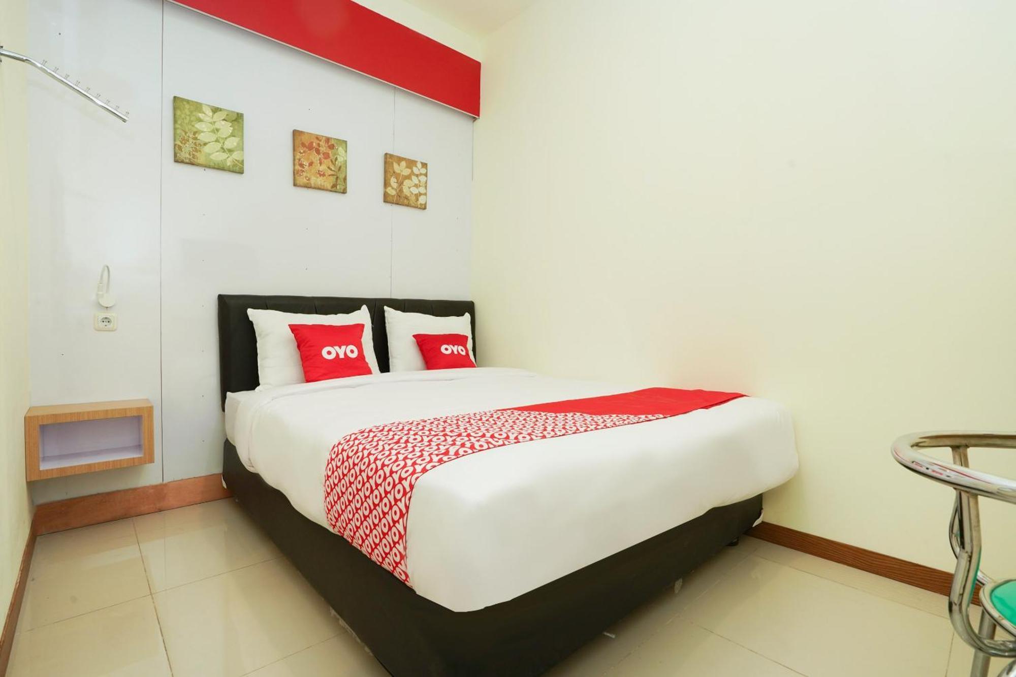 Super Oyo Flagship 3688 Pot Art Hotel Surabaya Bagian luar foto