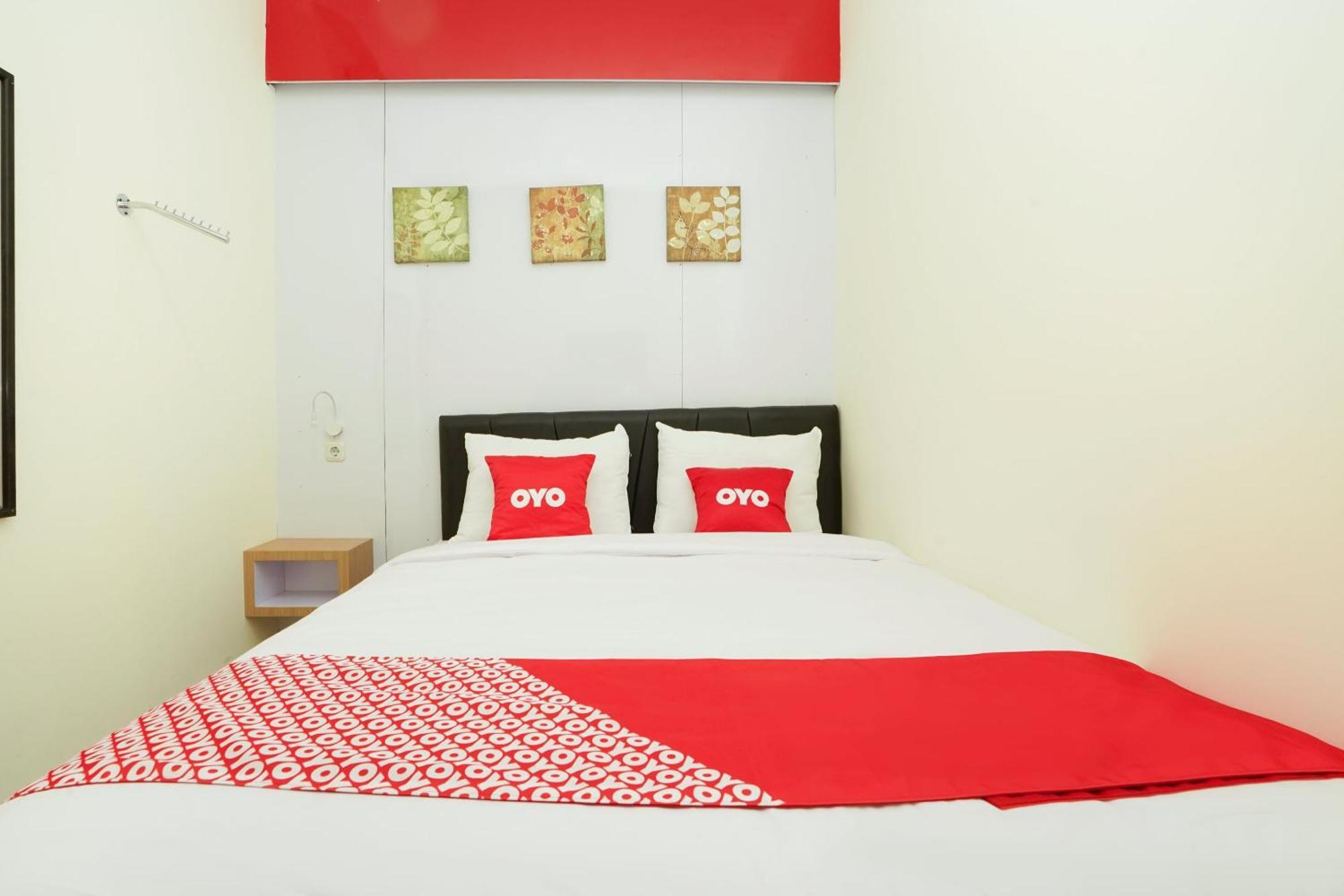 Super Oyo Flagship 3688 Pot Art Hotel Surabaya Bagian luar foto