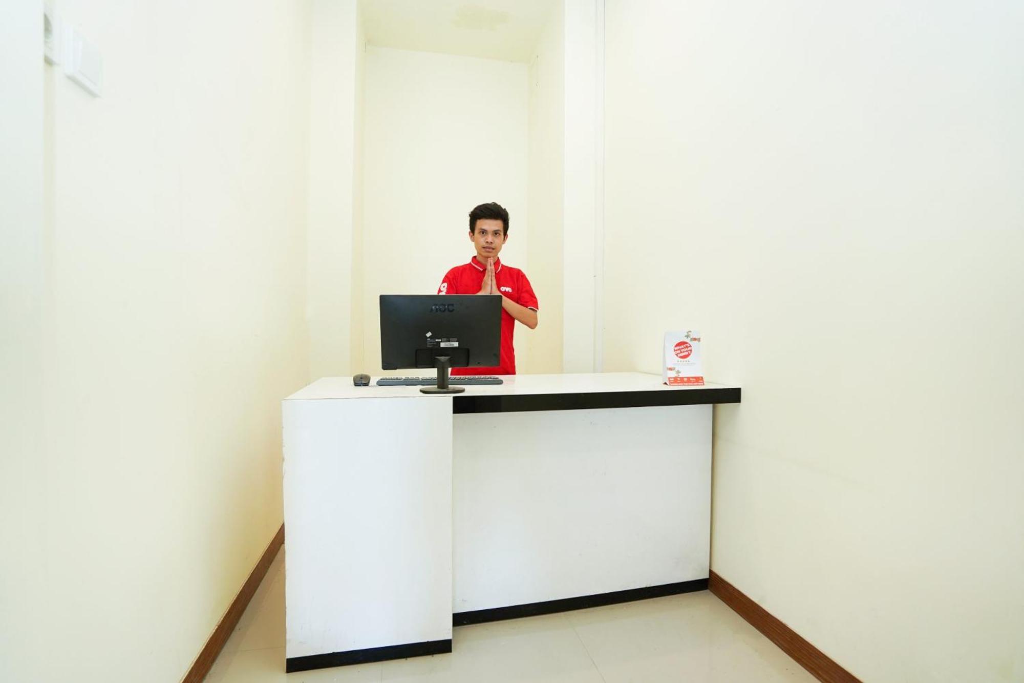 Super Oyo Flagship 3688 Pot Art Hotel Surabaya Bagian luar foto